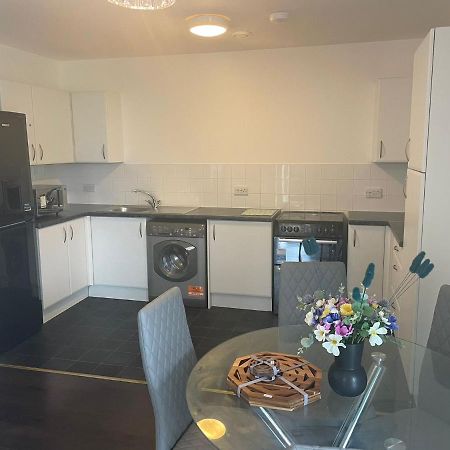 Deluxe 2-Bedroom Home Away Erith ภายนอก รูปภาพ