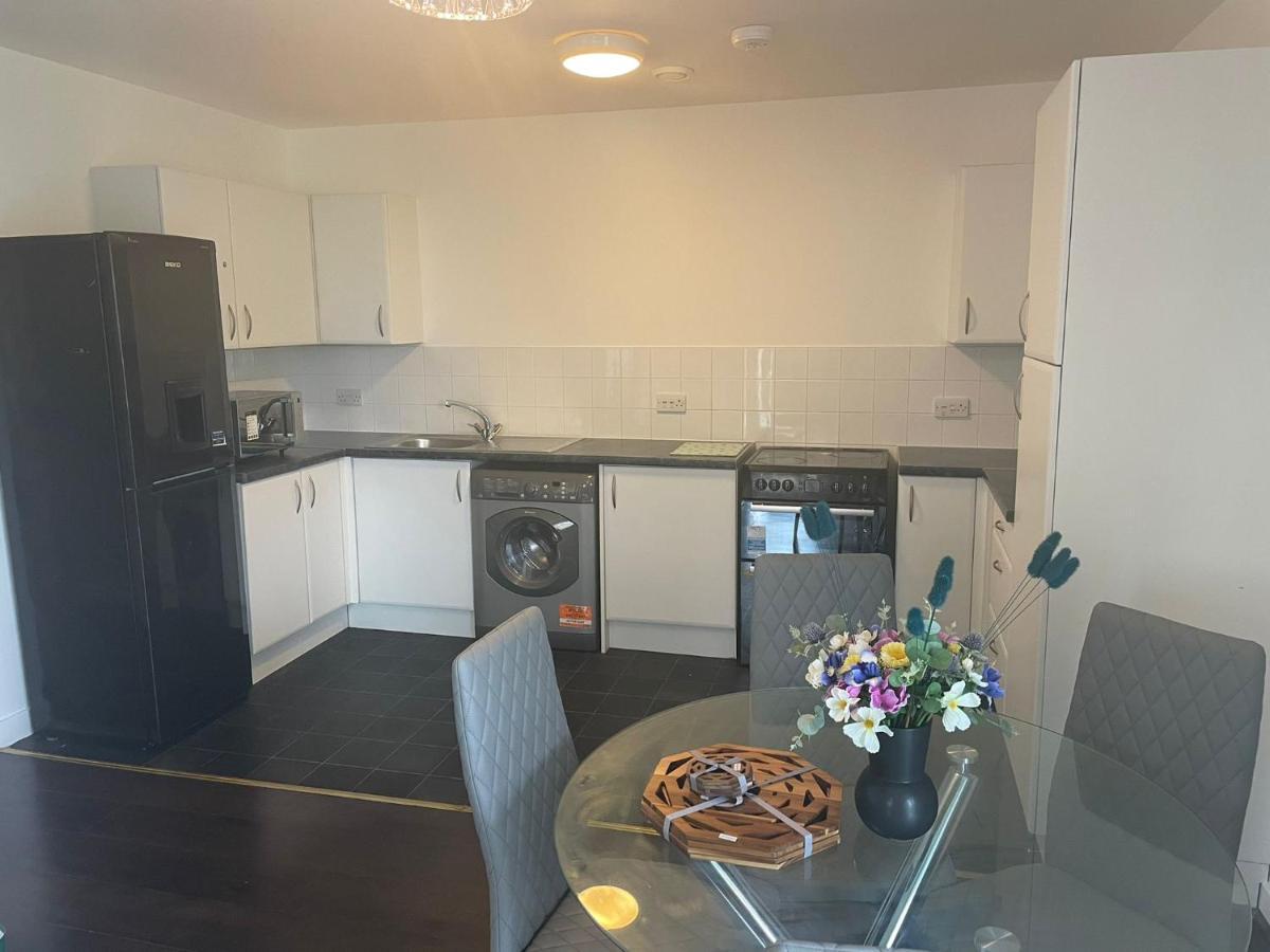 Deluxe 2-Bedroom Home Away Erith ภายนอก รูปภาพ